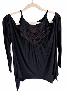 Black Cold-Shoulder Crochet Yoke Blouse